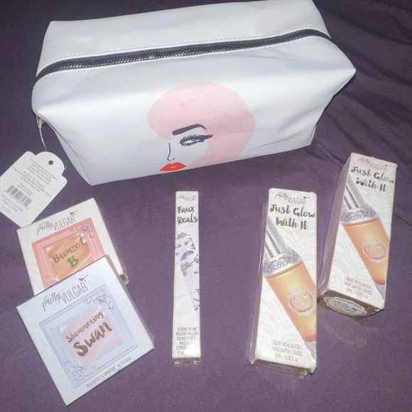 Pretty Vulgar 2 Highlighters, Bronzer, Mascara, Illuminator & Bag. $135 Value. - Picture 3 of 6